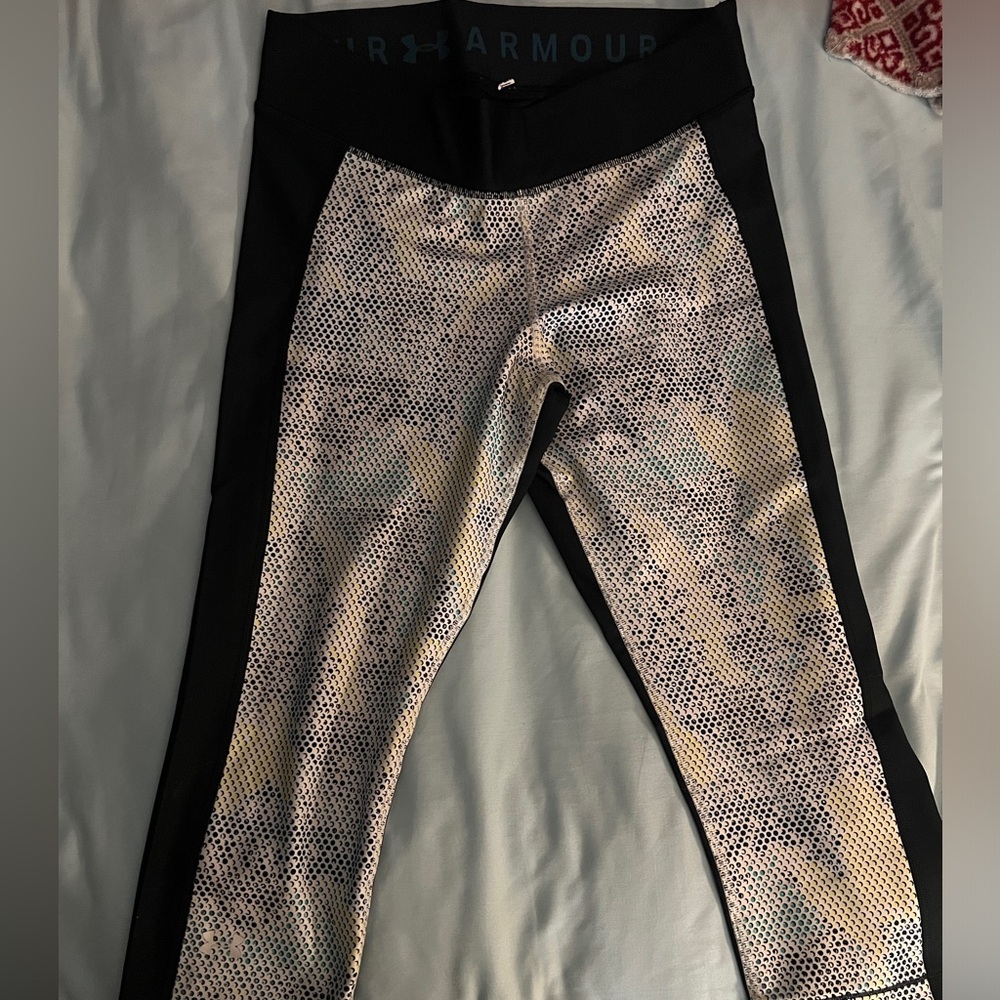 Under Armour women’s work out pants (L)